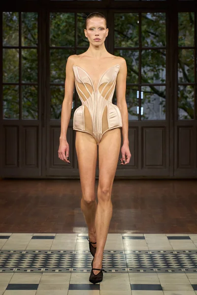 Look 26